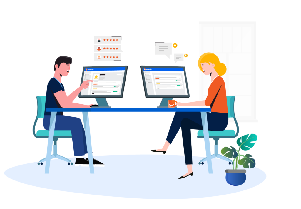 Deux collègues travaillant avec une évaluation à 360 degrés sur leur ordinateur de bureau